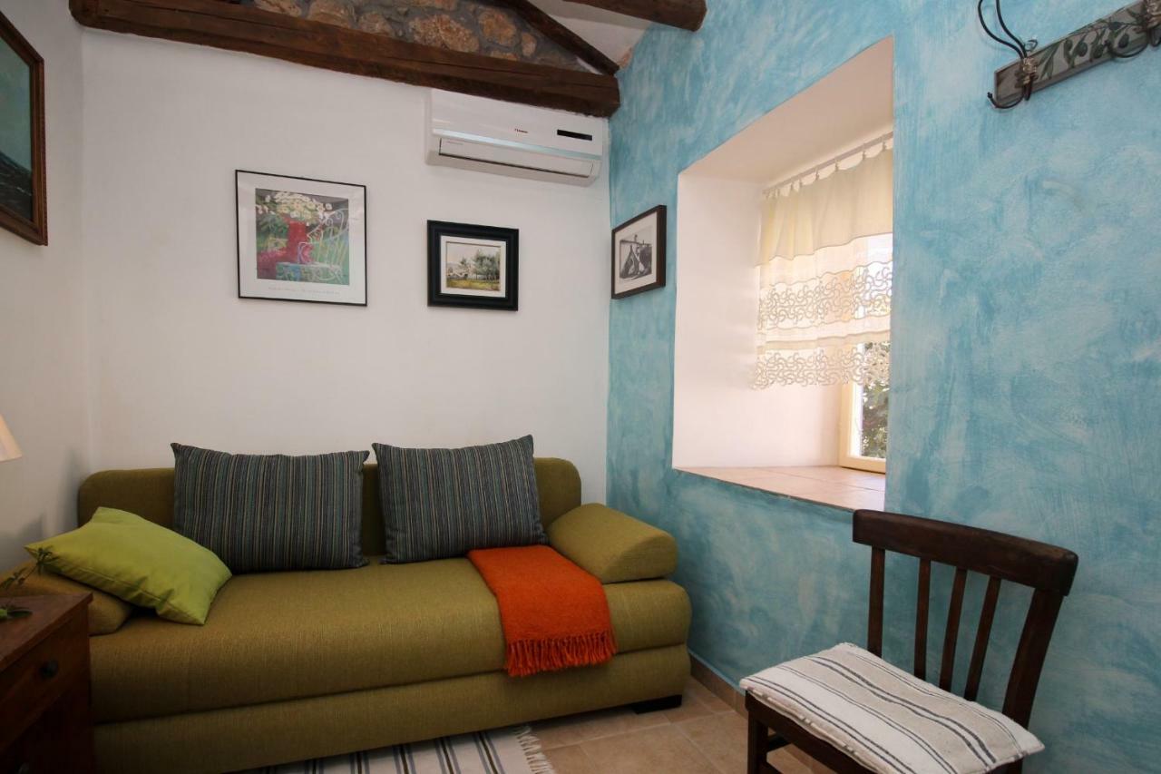 Apartment Olive Garden Punat Ngoại thất bức ảnh