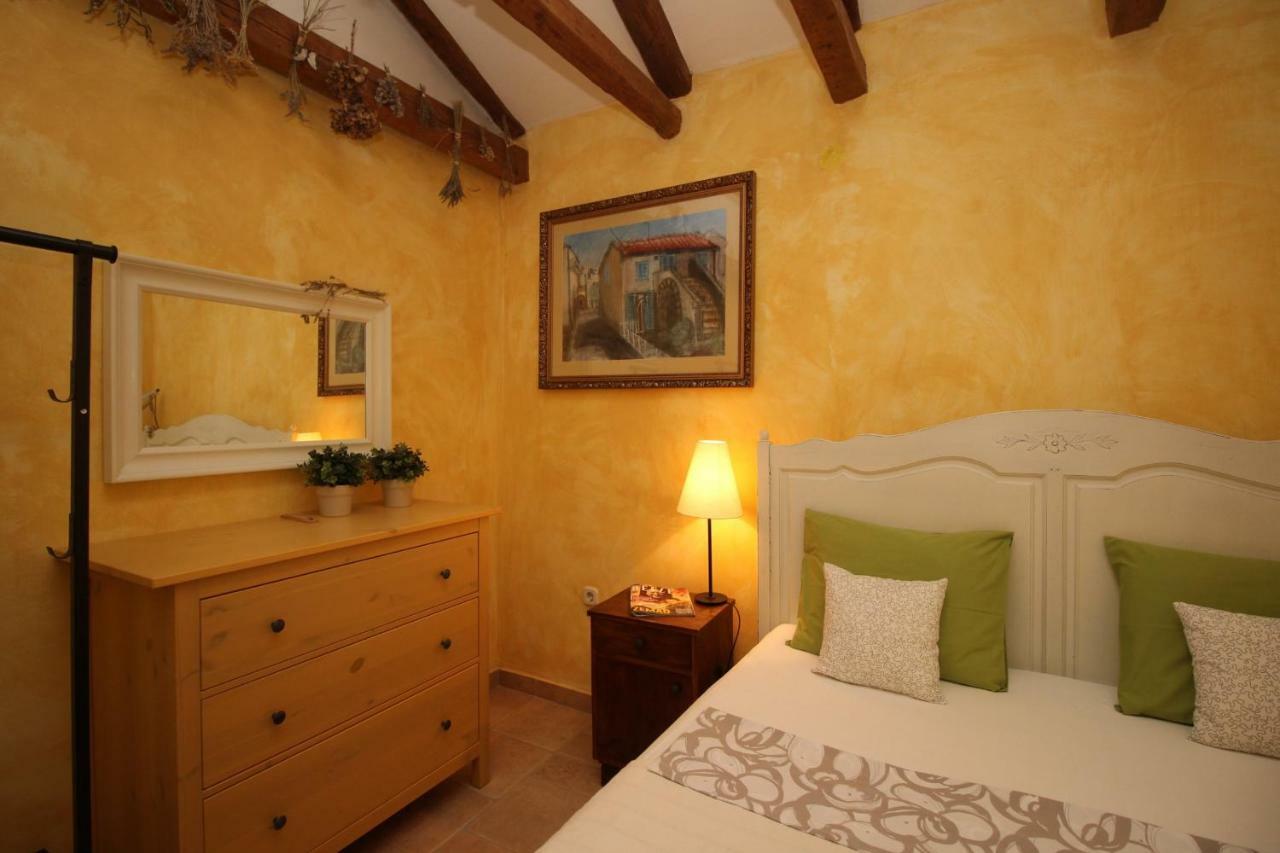 Apartment Olive Garden Punat Ngoại thất bức ảnh
